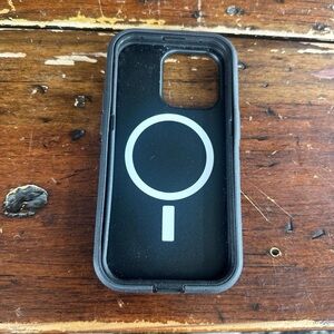 OtterBox Black iPhone Case with White MagSafe Ring